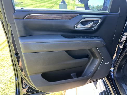 Used 2023 Chevrolet Tahoe Premier RWD image 14