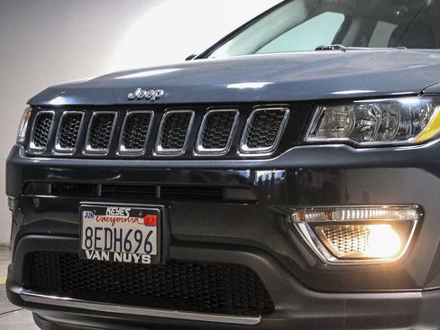 Used 2018 Jeep Compass Limited w/ Navigation Group FWD image 8