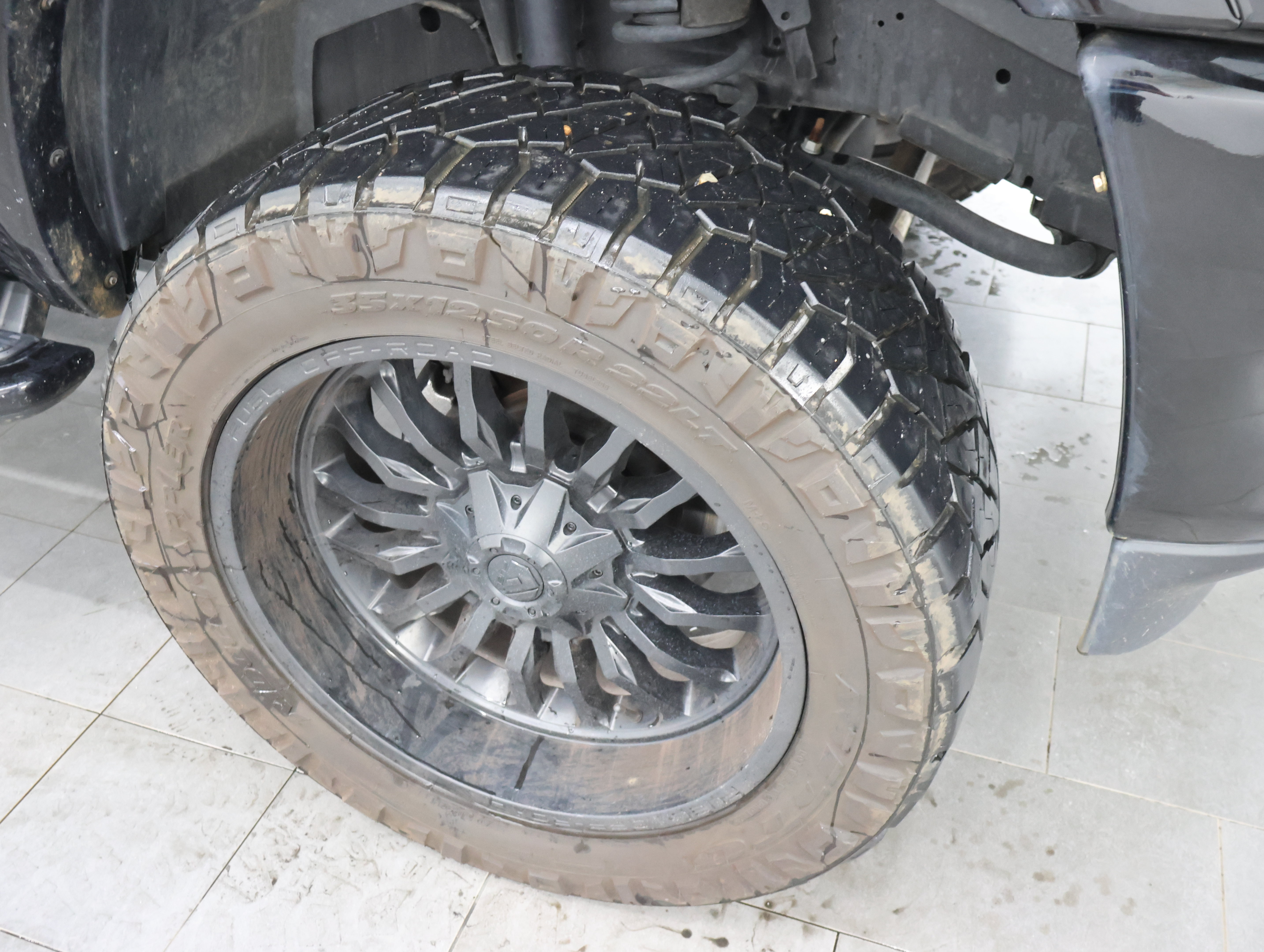 Used 2024 RAM 2500 Big Horn w/ Night Edition AWD/4WD image 3