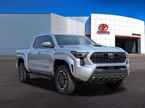Used 2025 Toyota Tacoma TRD Sport w/ TRD Sport Upgrade Package AWD/4WD image 7