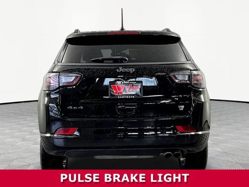 Used 2022 Jeep Compass High Altitude AWD/4WD image 5
