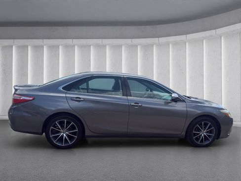 Used 2015 Toyota Camry XSE w/ Moonroof Package FWD image 16