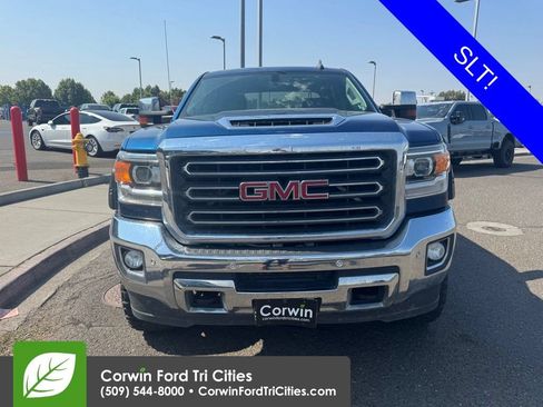 Used 2018 GMC Sierra 3500 SLT w/ Suspension Package, Off-Road AWD/4WD image 3