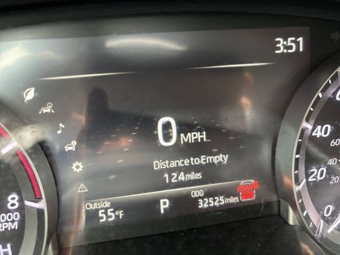 Used 2025 Toyota Highlander LE FWD image 42
