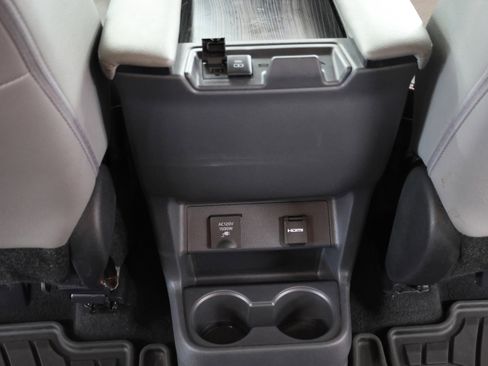 Used 2023 Toyota Sienna Limited AWD/4WD image 20