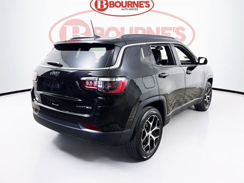 Used 2024 Jeep Compass Limited AWD/4WD image 9