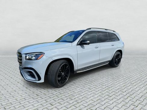 Used 2024 Mercedes-Benz GLS 580 4MATIC image 4