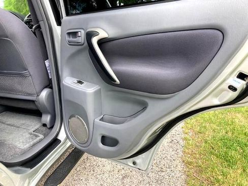 Used 2002 Toyota RAV4 2WD image 24