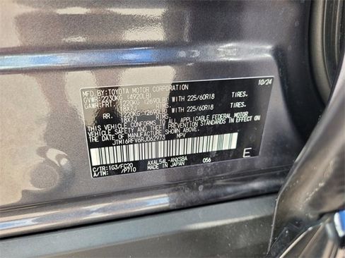 Used 2024 Toyota RAV4 SE image 21