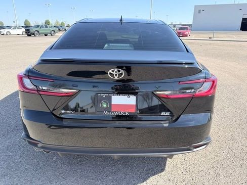 Used 2025 Toyota Camry SE w/ Convenience Package image 7