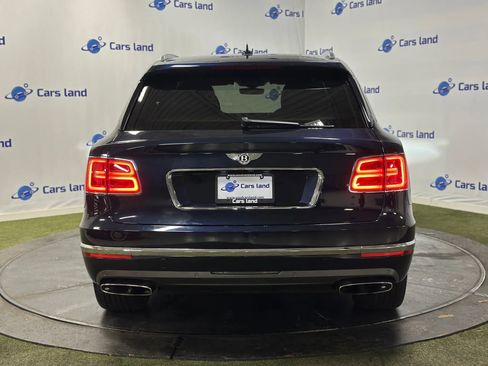 Used 2017 Bentley Bentayga image 4