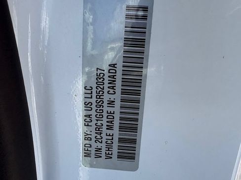 Used 2025 Chrysler Pacifica Limited FWD image 25