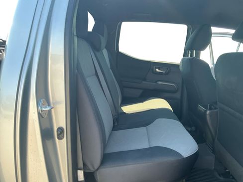 Used 2023 Toyota Tacoma TRD Sport image 12