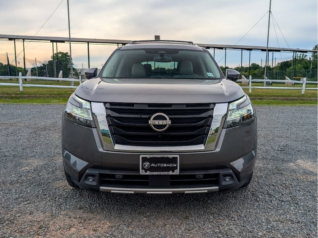 Used 2022 Nissan Pathfinder SL w/ SL Premium Package AWD/4WD image 2