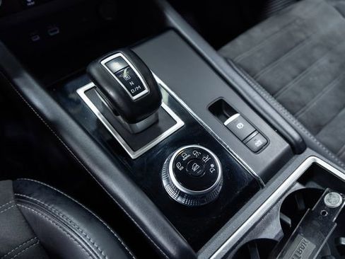 Used 2024 Mitsubishi Outlander SE image 18