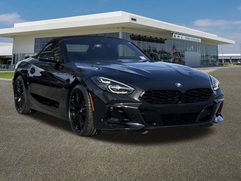 Certified 2023 BMW Z4 sDrive30i w/ Shadowloine Package image 2