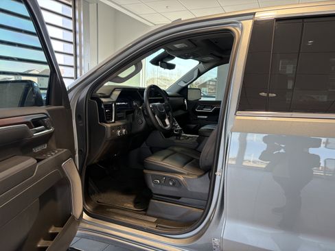 Used 2025 GMC Sierra 1500 Denali image 9
