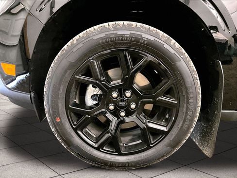 Used 2025 Ford Maverick Lariat w/ Black Appearance Package image 8