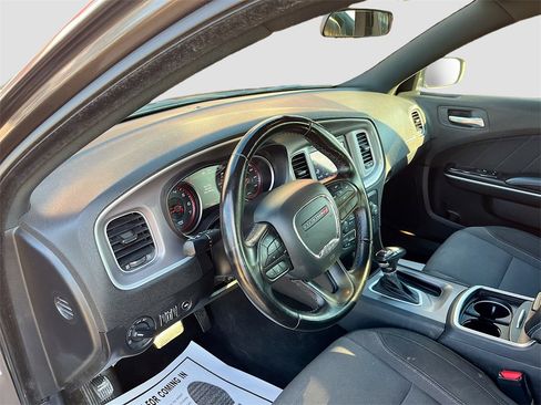 Used 2022 Dodge Charger SXT image 9