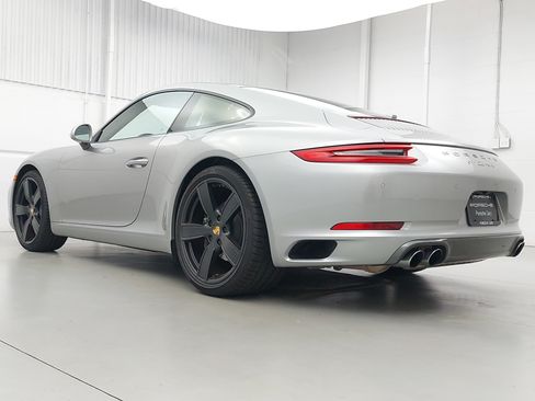 Certified 2018 Porsche 911 Carrera RWD image 3