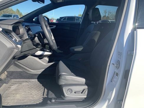 Used 2023 Audi Q4 e-tron Premium Plus w/ Premium Plus image 13