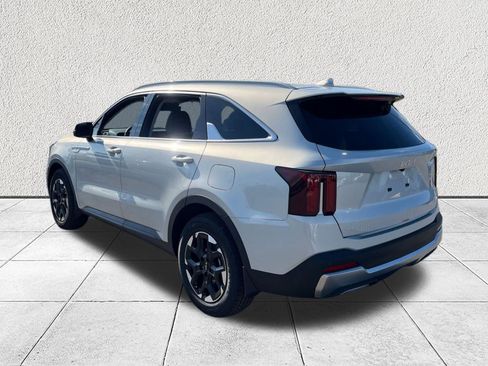New 2026 Kia Sorento S w/ S Panoramic Sunroof Package FWD image 5