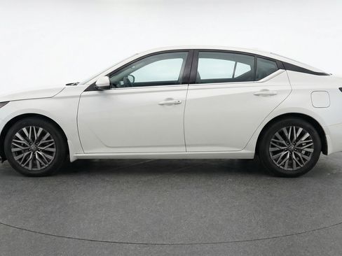 Used 2025 Nissan Altima 2.5 SV FWD image 5