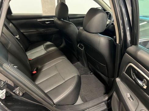Used 2016 Nissan Altima 2.5 SL w/ 2.5 Technology w/LED Package FWD image 35