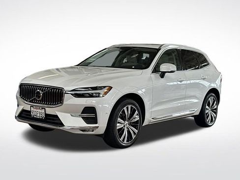 Used 2023 Volvo XC60 B5 Plus AWD/4WD image 9