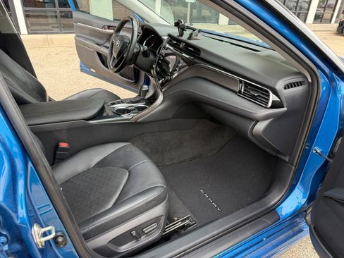 Used 2020 Toyota Camry XSE FWD image 16