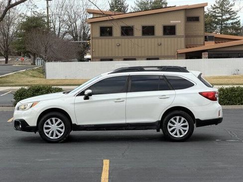 Used 2017 Subaru Outback 2.5i Premium image 8