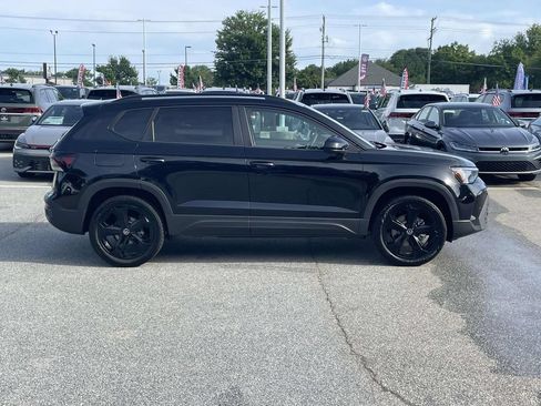 New 2026 Volkswagen Taos SE AWD/4WD image 7