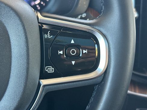 Certified 2023 Volvo XC60 B5 Plus w/ Climate Package FWD image 30