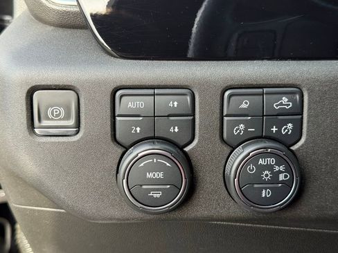 Used 2024 Chevrolet Silverado 2500 LTZ image 27