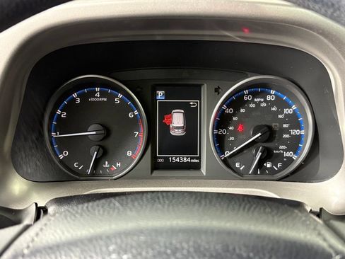 Used 2017 Toyota RAV4 LE AWD/4WD image 20