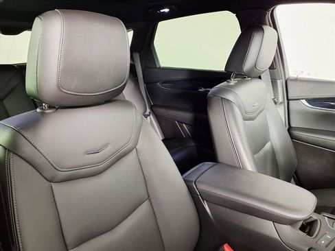 Certified 2025 Cadillac XT5 Premium Luxury image 10