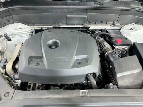Used 2022 Volvo XC90 T6 Momentum w/ Advanced Package image 32