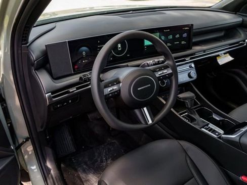 New 2025 Hyundai Santa Cruz SEL image 8