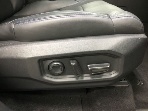 Used 2022 Toyota Tundra Platinum w/ Advanced Package image 25