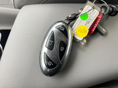 Used 2025 Hyundai Elantra SEL image 22