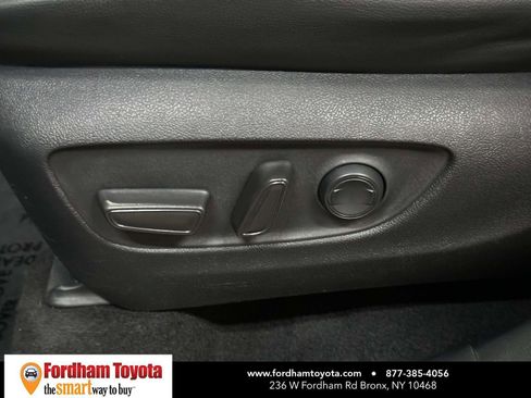 Used 2022 Toyota Highlander XLE image 23