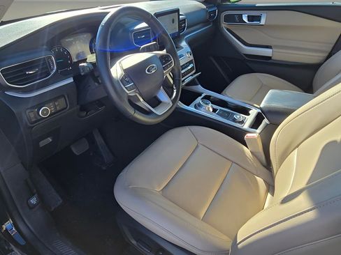 Used 2024 Ford Explorer XLT w/ Equipment Group 202A image 25