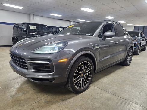 Used 2019 Porsche Cayenne E-Hybrid image 4