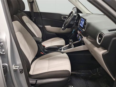 Used 2023 Hyundai Venue SEL FWD image 14