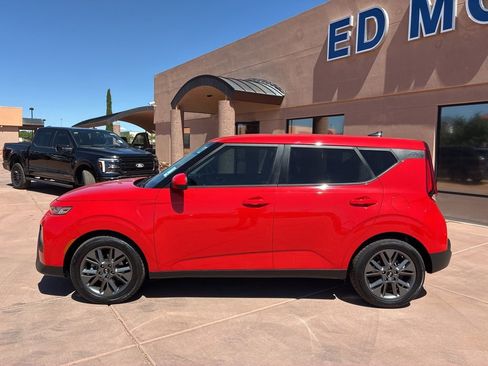 Used 2021 Kia Soul S FWD image 5