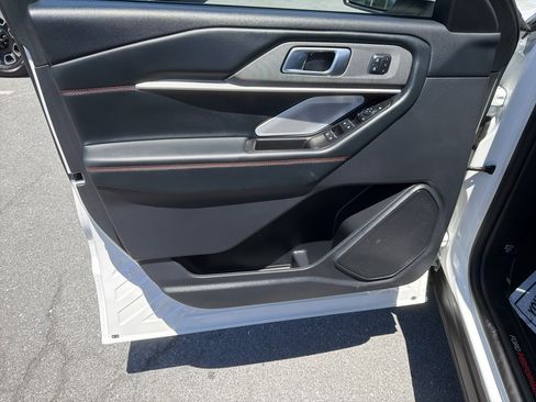Used 2025 Ford Explorer ST AWD/4WD image 16