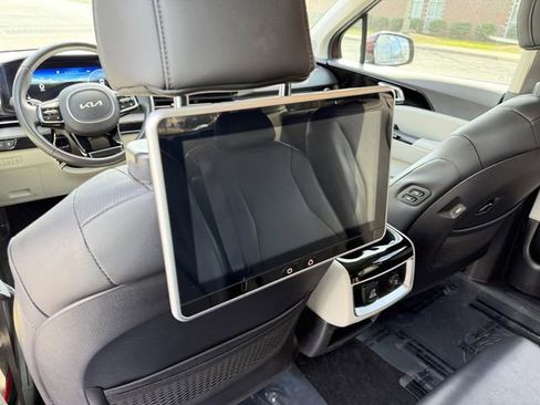 Certified 2024 Kia Carnival SX image 23