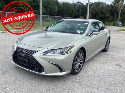 Used 2019 Lexus ES 300h w/ Premium Package