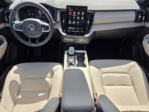 Used 2025 Volvo XC90 B5 Core AWD/4WD image 11