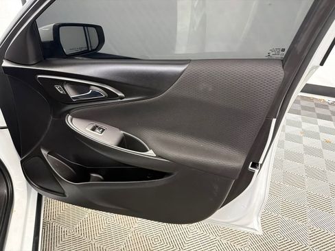 Used 2023 Chevrolet Malibu LT image 15